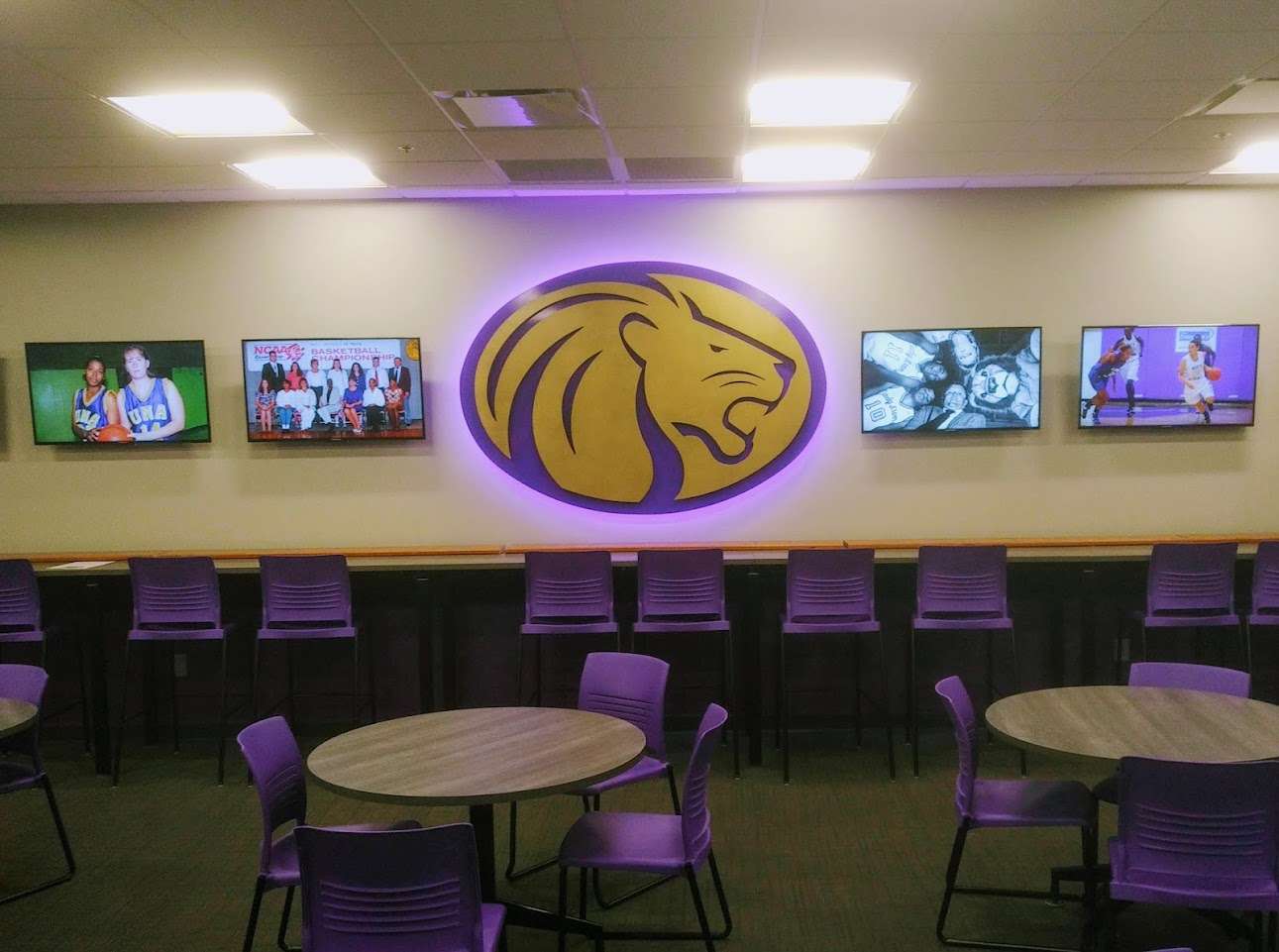 custom metal signs una