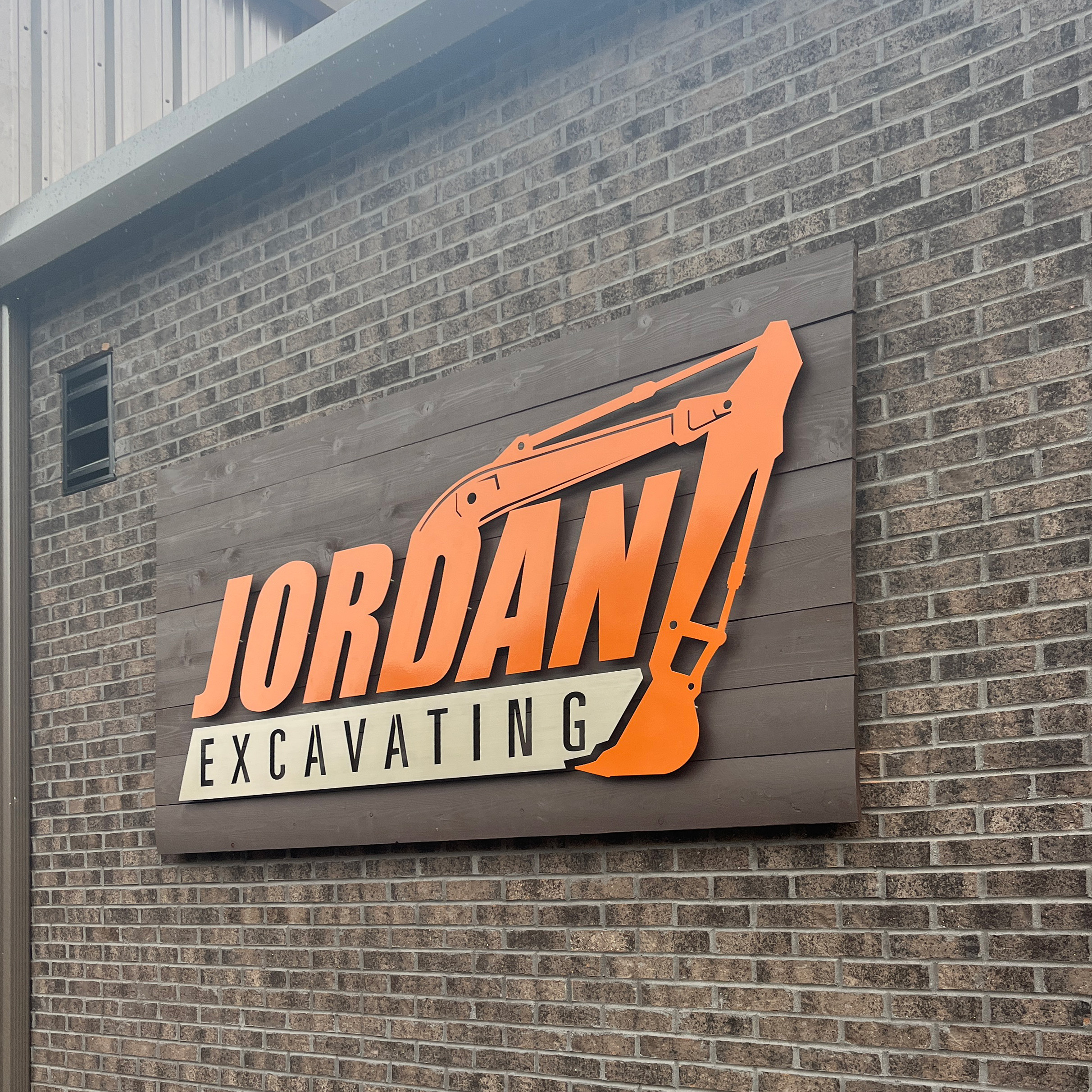 Custom metal log sign in Alabaster, Alabama by Alabama Metal Art.